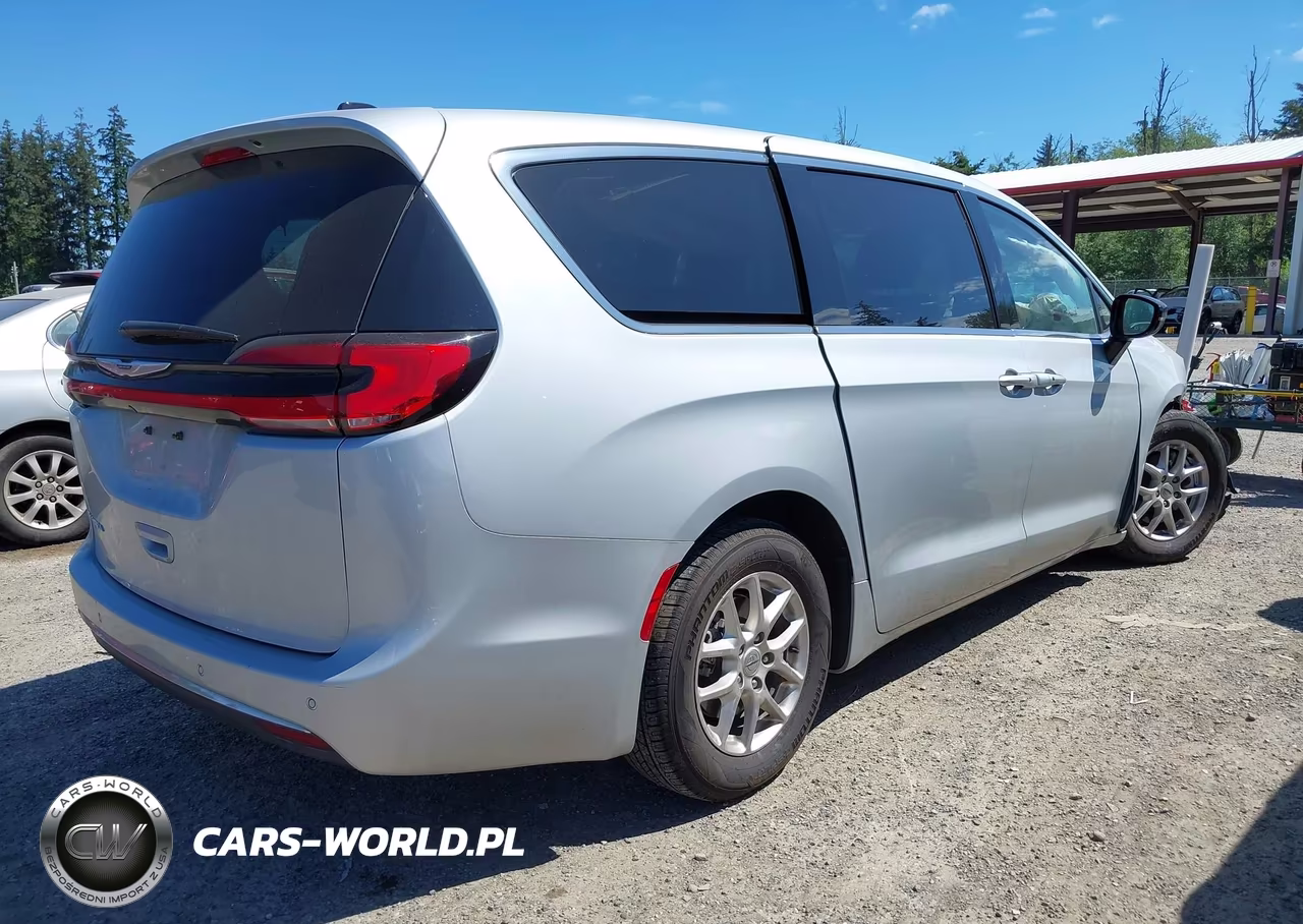 2024 Chrysler Pacifica Touring L VIN:2C4RC1BG4RR132972 - 4
