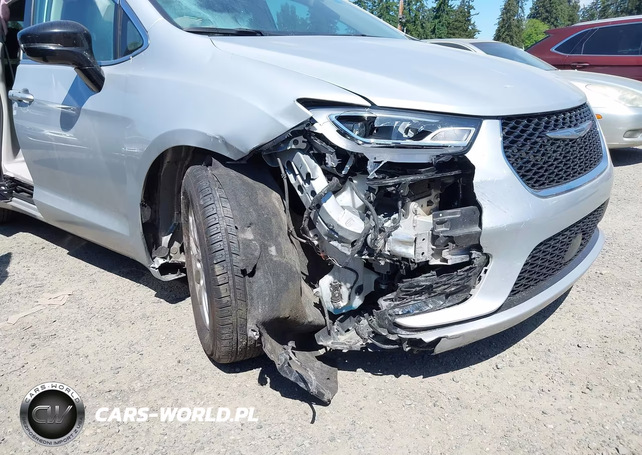 2024 Chrysler Pacifica Touring L VIN:2C4RC1BG4RR132972 - 6