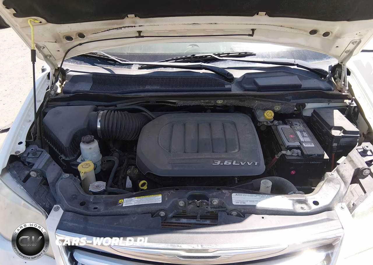 2011 Chrysler Town & Country Touring VIN:2A4RR5DG7BR635639 - 10