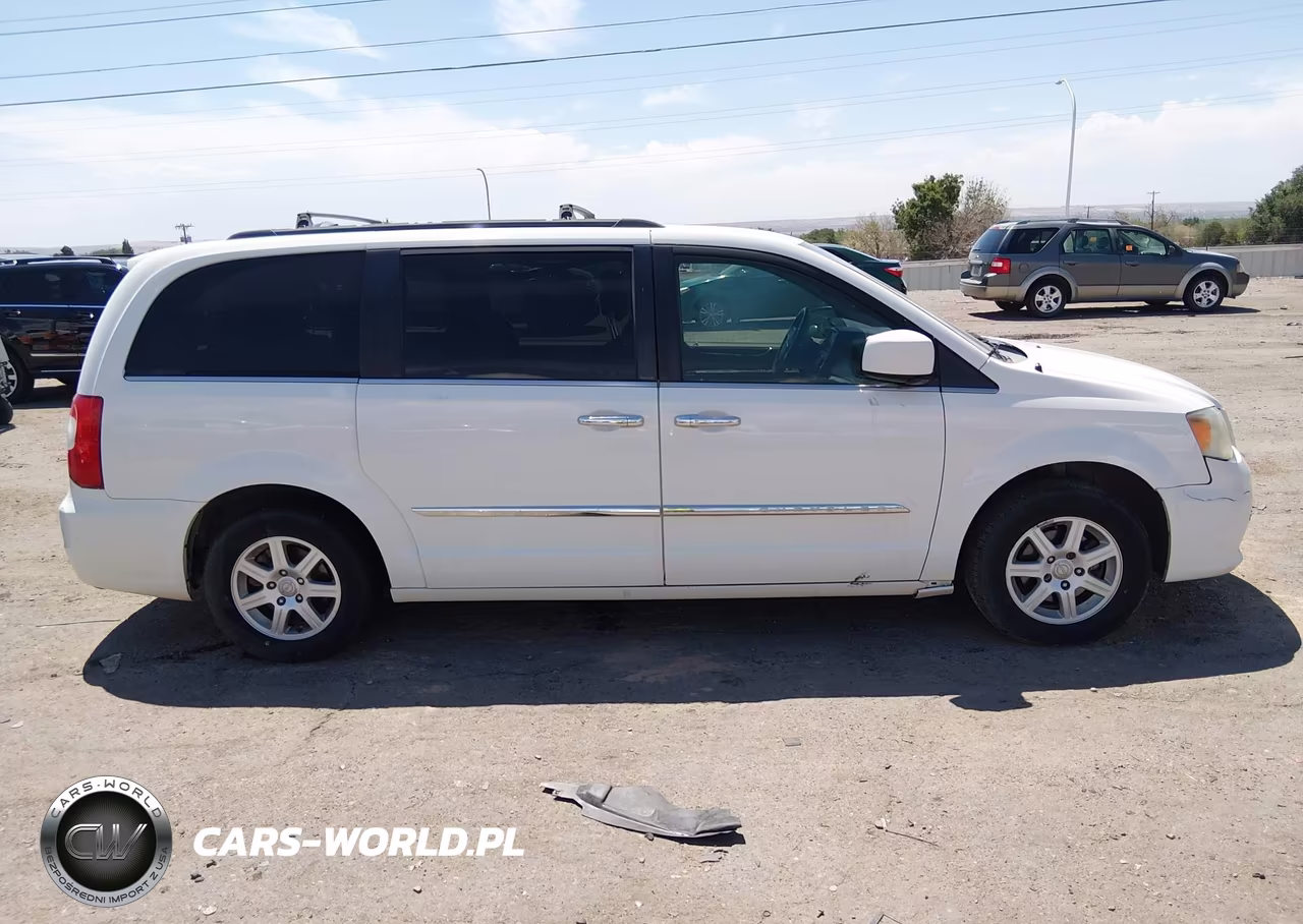 2011 Chrysler Town & Country Touring VIN:2A4RR5DG7BR635639 - 13