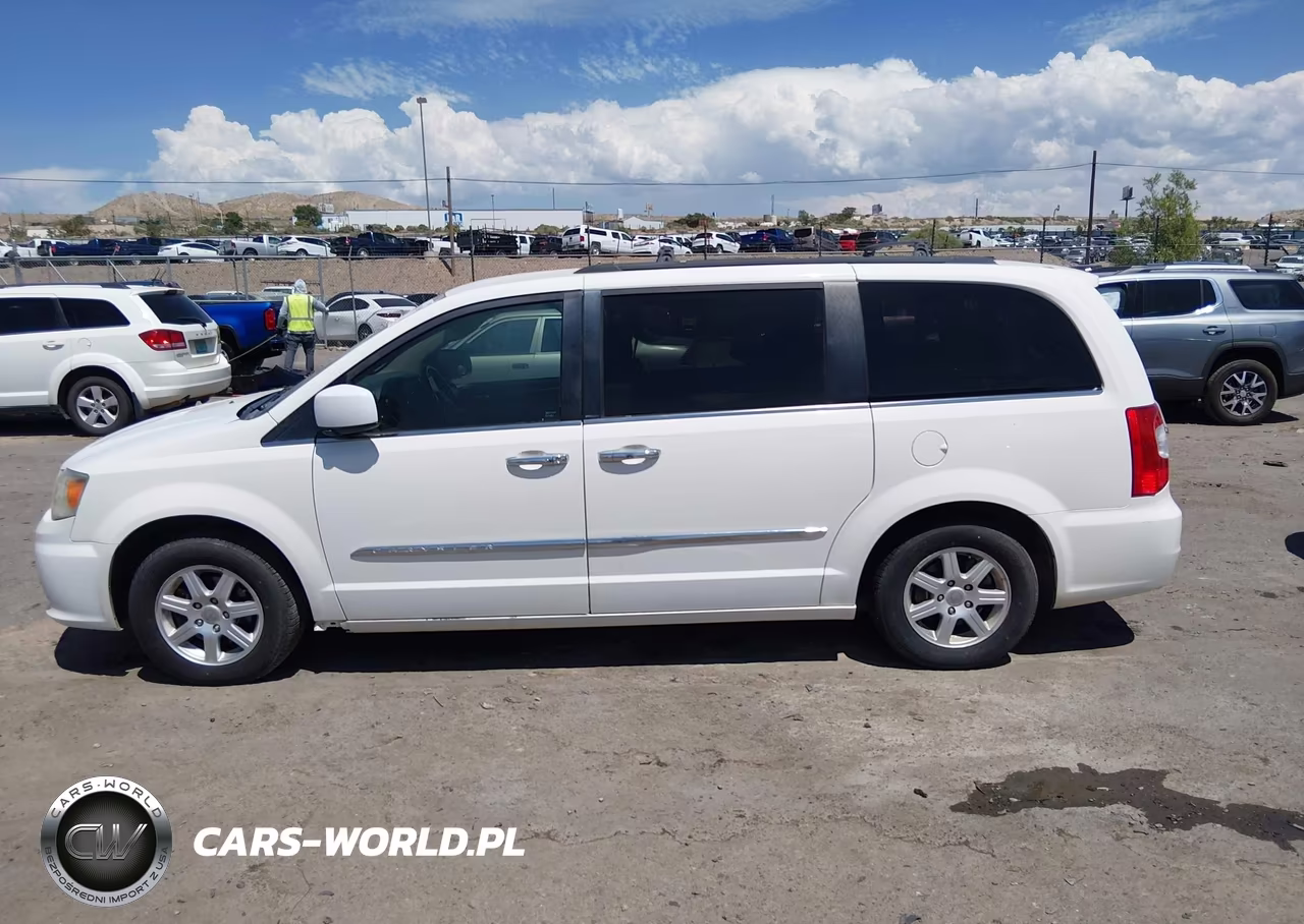2011 Chrysler Town & Country Touring VIN:2A4RR5DG7BR635639 - 14