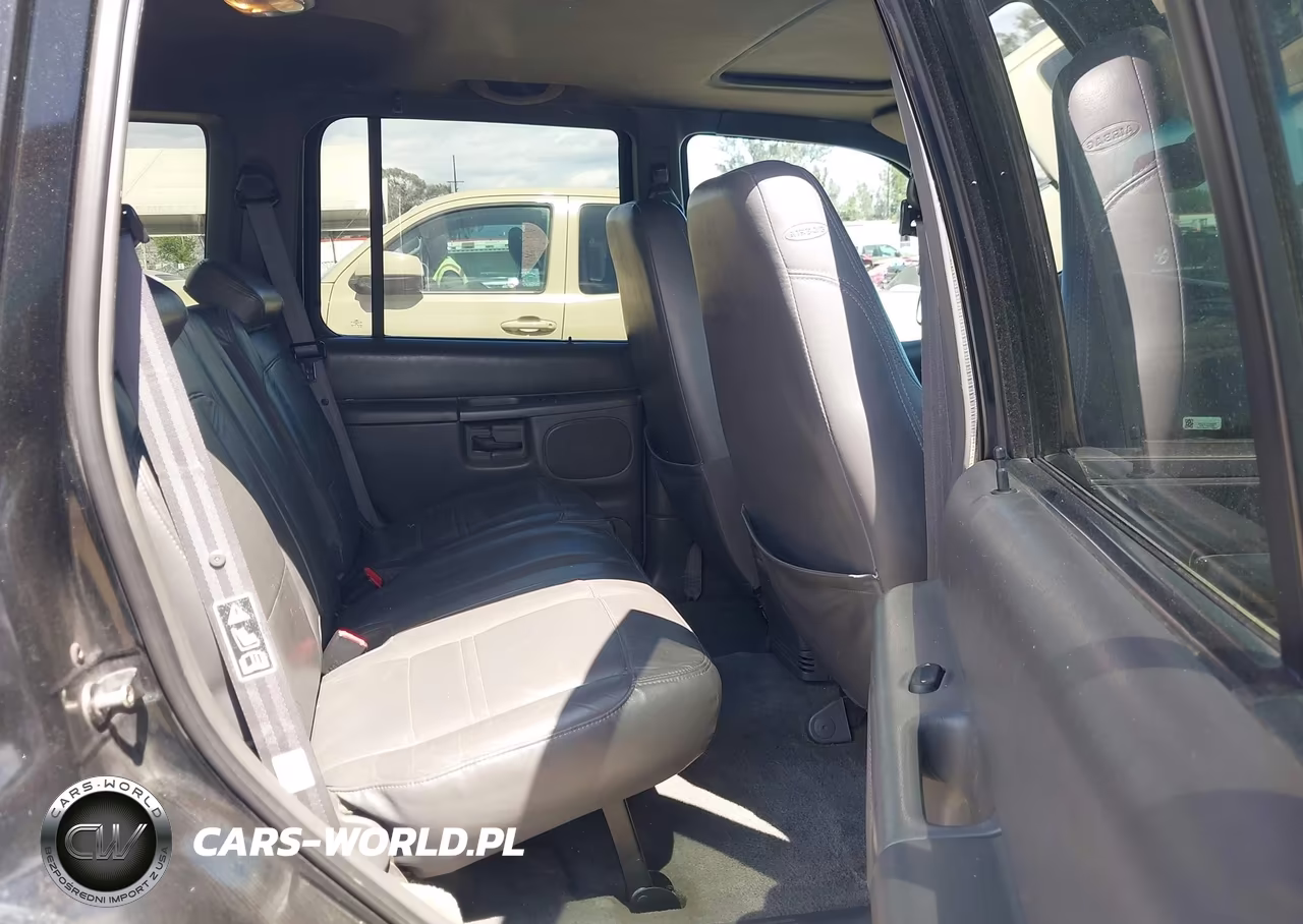2000 Mercury Mountaineer VIN:4M2DU86P4YUJ25638 - 8