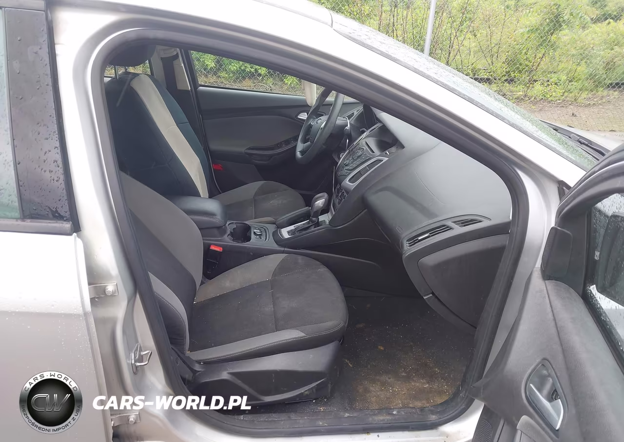 2014 Ford Focus Se VIN:1FADP3F21EL417663 - 5