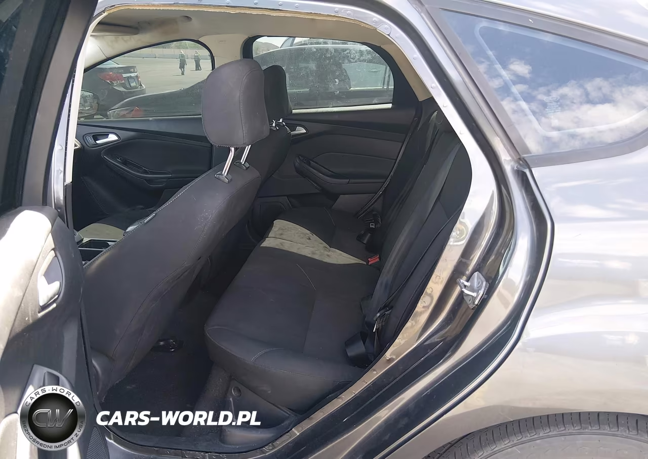 2015 Ford Focus Se VIN:1FADP3K29FL295139 - 8