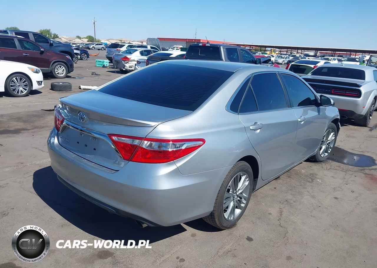 2017 Toyota Camry Se VIN:4T1BF1FK2HU343303 - 4