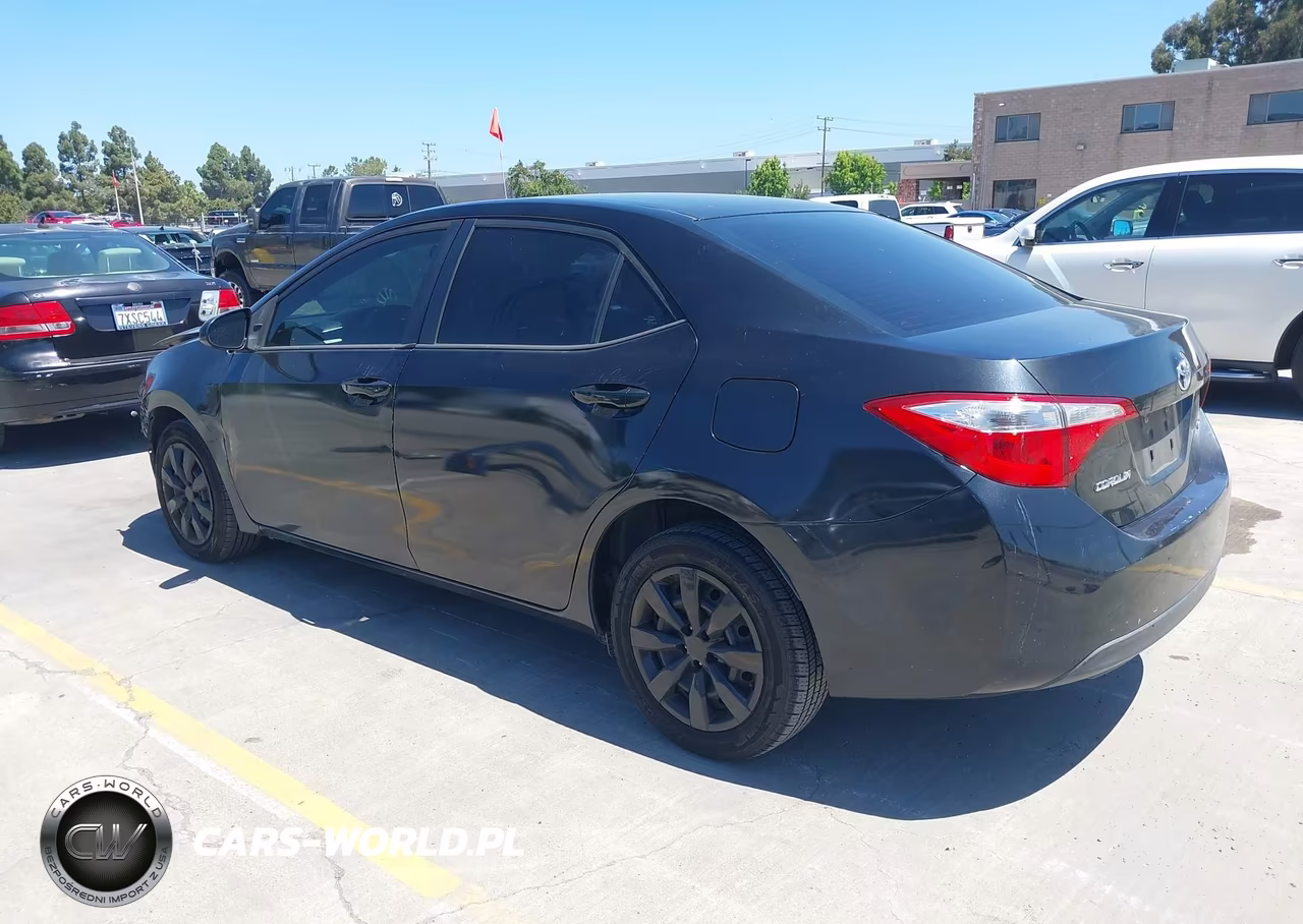 2014 Toyota Corolla Le VIN:5YFBURHE3EP057212 - 3
