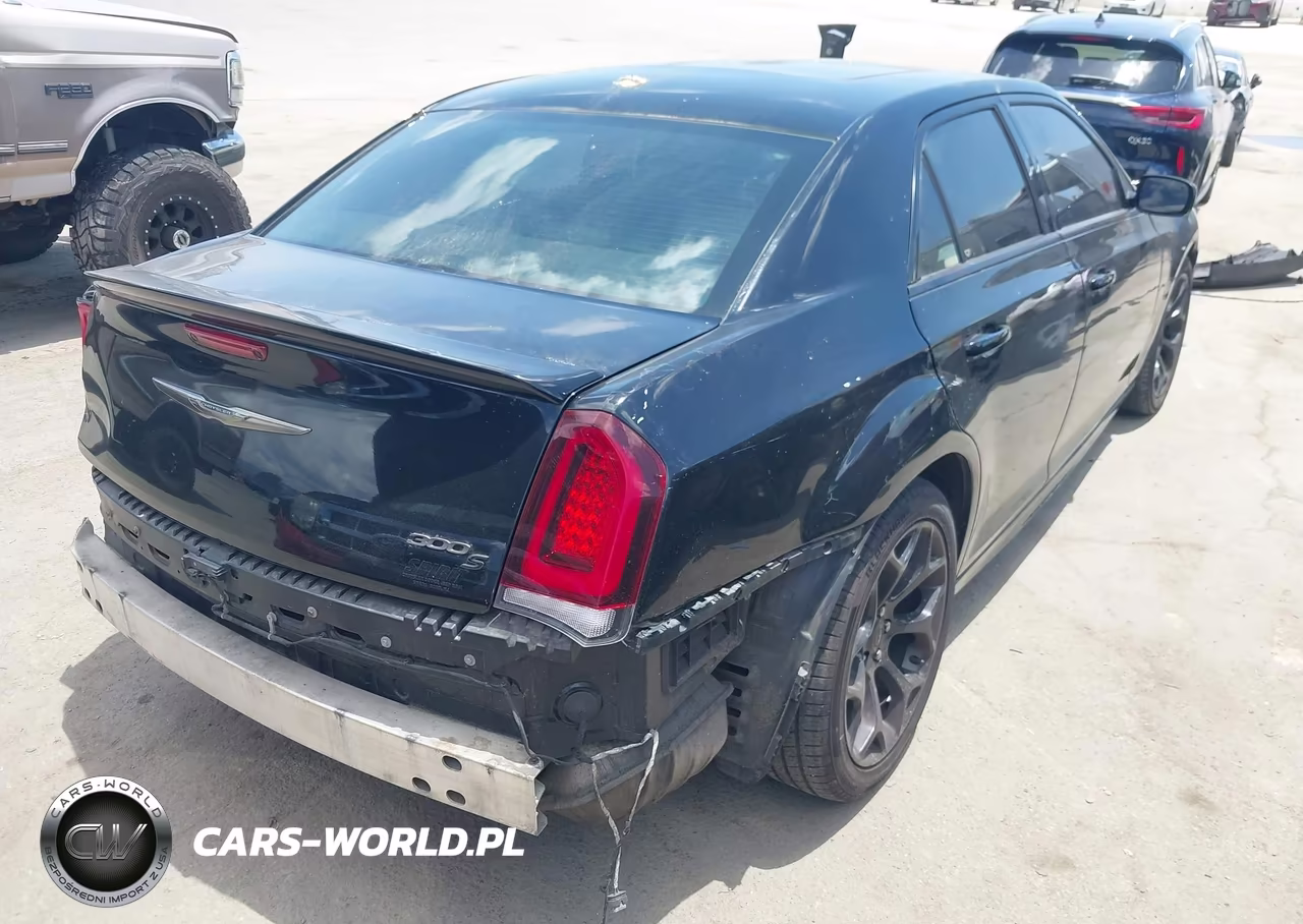 2017 Chrysler 300 300S Alloy Edition VIN:2C3CCABG5HH516645 - 4