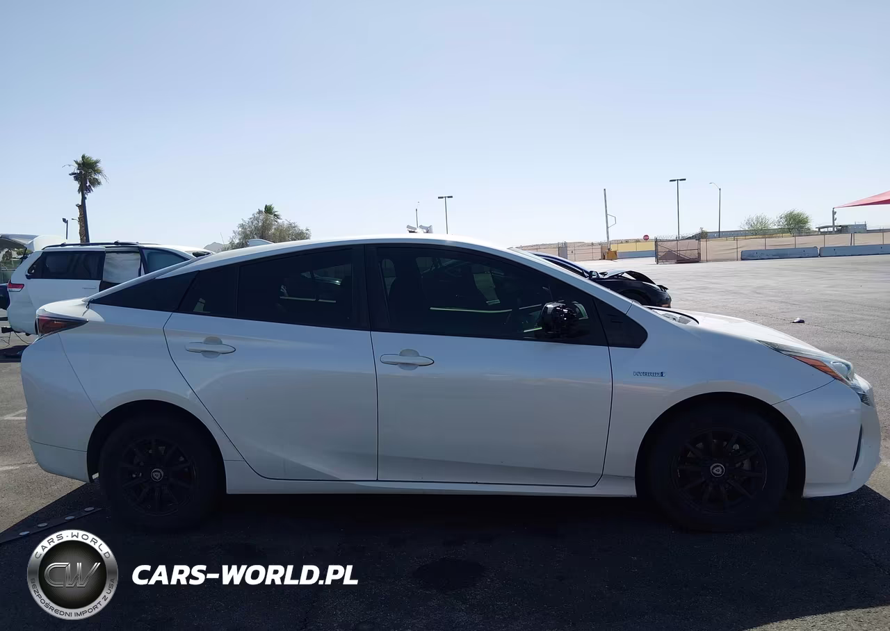 2016 Toyota Prius Two VIN:JTDKBRFU6G3515580 - 13