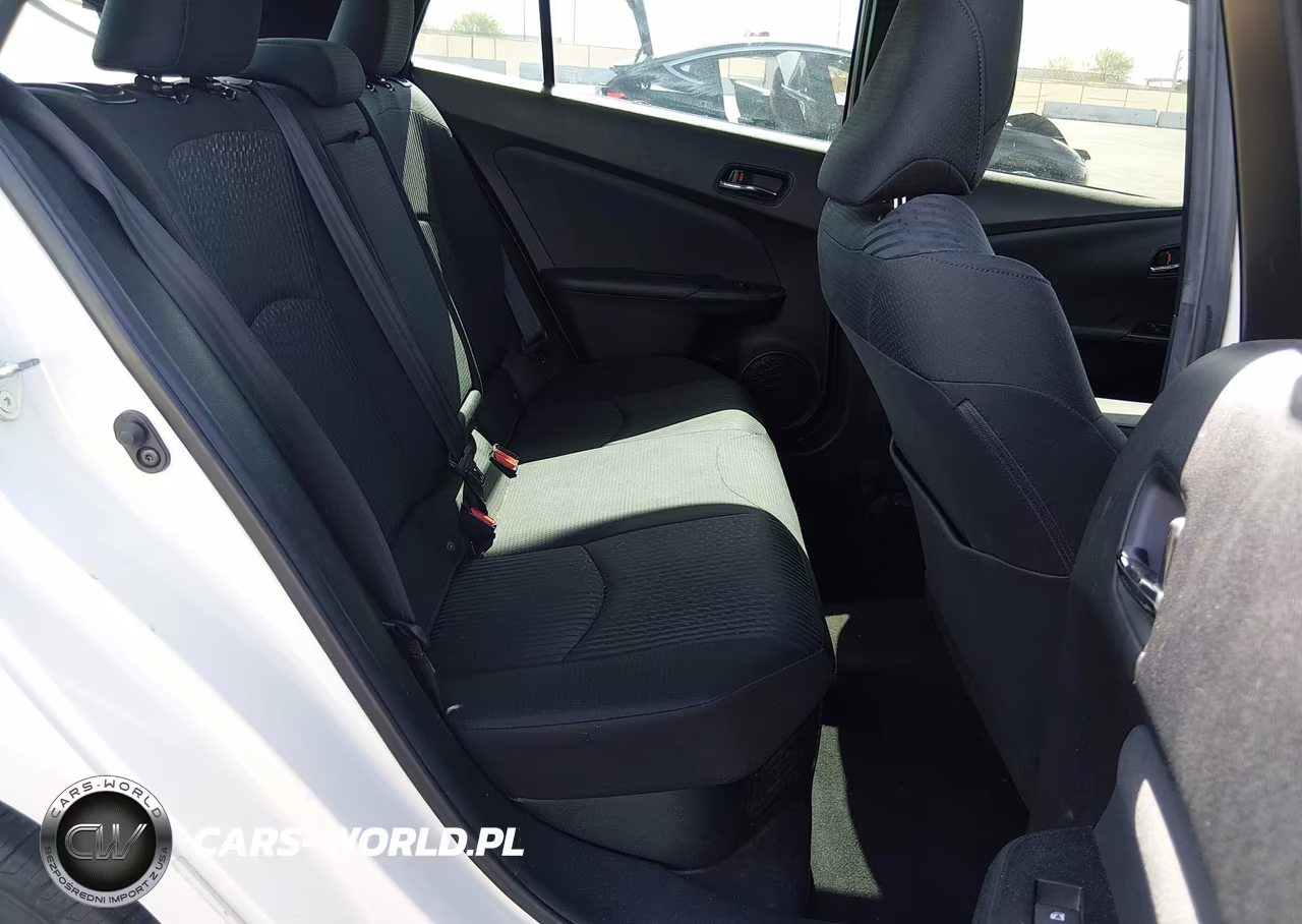 2016 Toyota Prius Two VIN:JTDKBRFU6G3515580 - 8
