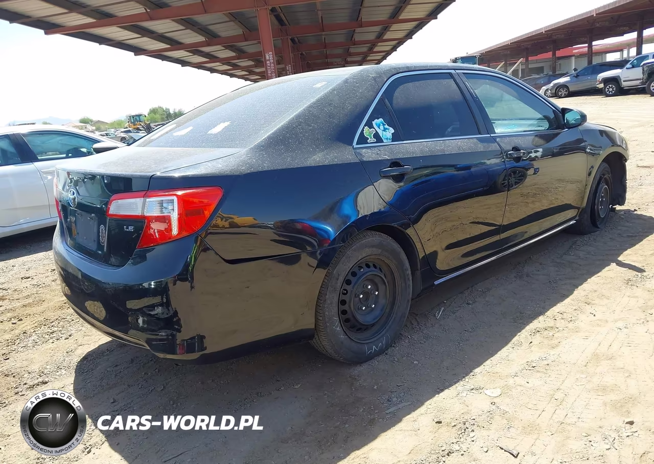 2014 Toyota Camry Le VIN:4T4BF1FK0ER425189 - 4