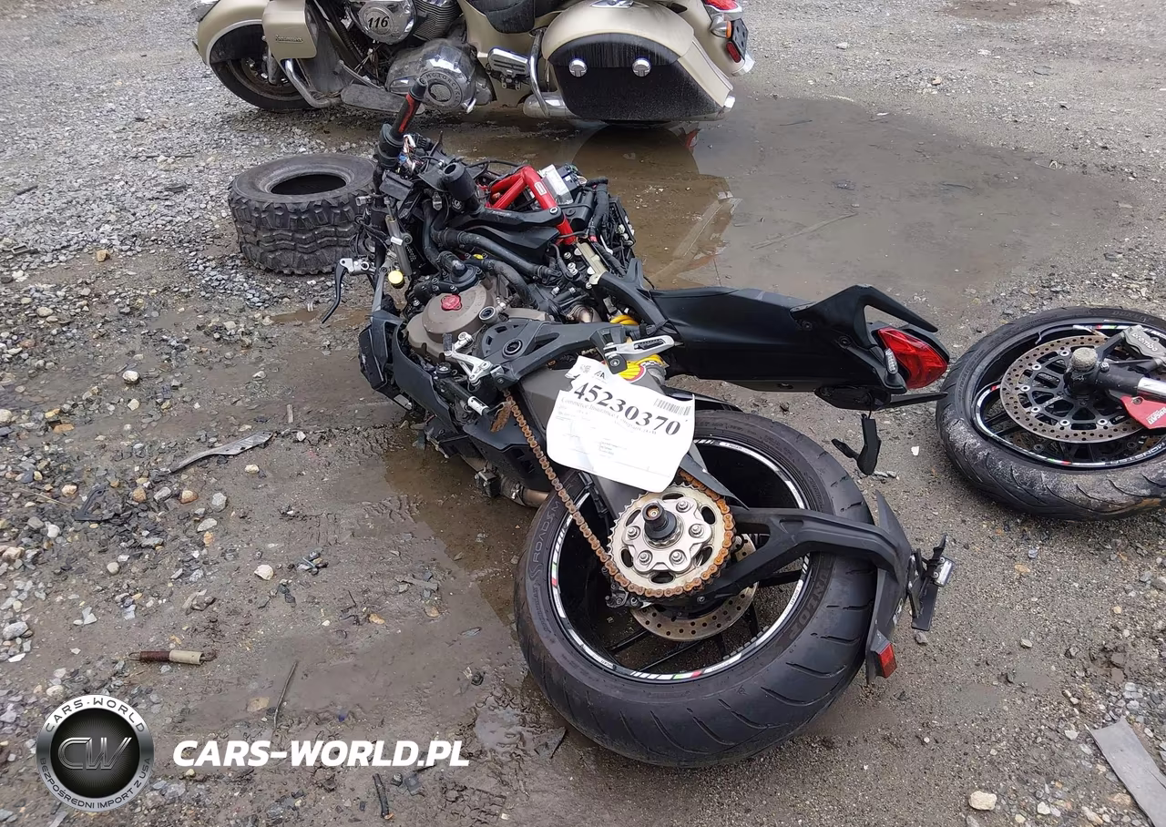2014 Ducati Monster 1200-S VIN:ZDM1RBSV2EB001343 - 3