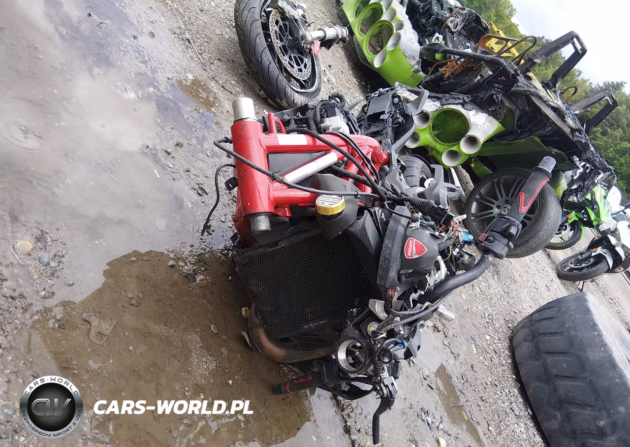 2014 Ducati Monster 1200-S VIN:ZDM1RBSV2EB001343 - 5