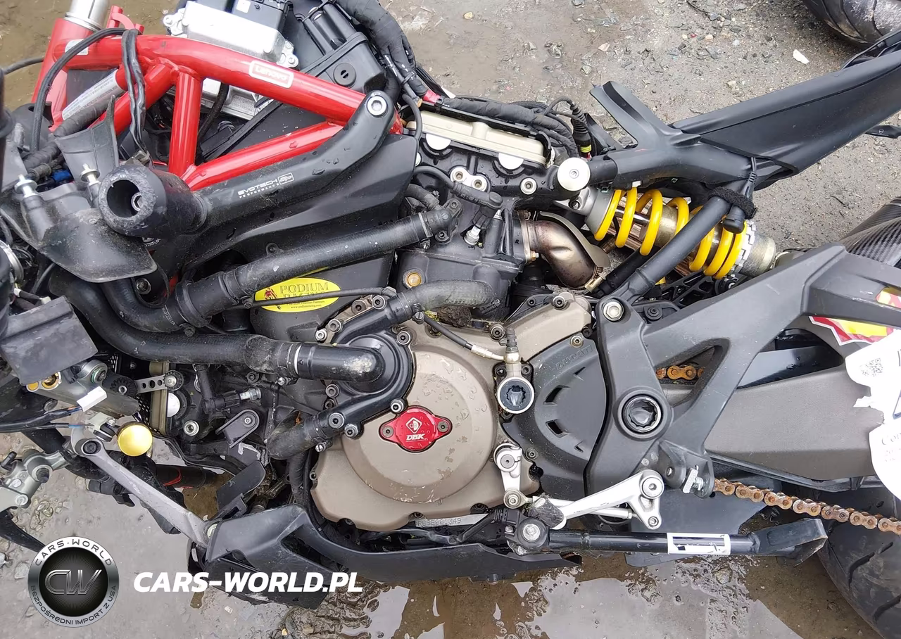 2014 Ducati Monster 1200-S VIN:ZDM1RBSV2EB001343 - 9