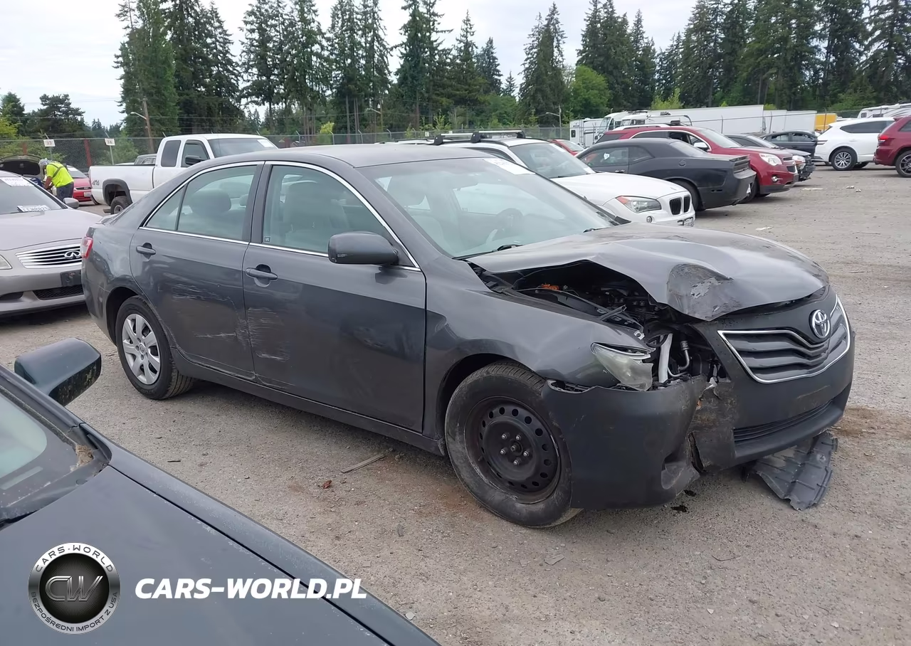 2011 Toyota Camry Le – zdjęcie 1 z 17