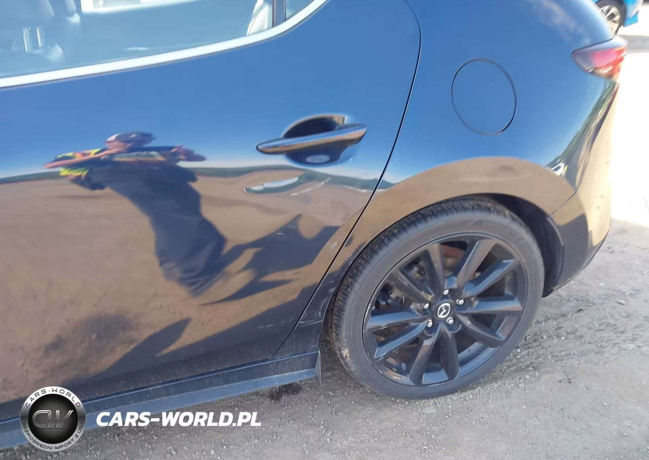 2020 Mazda Mazda3 Premium Package VIN:JM1BPBNM9L1155298 - 17