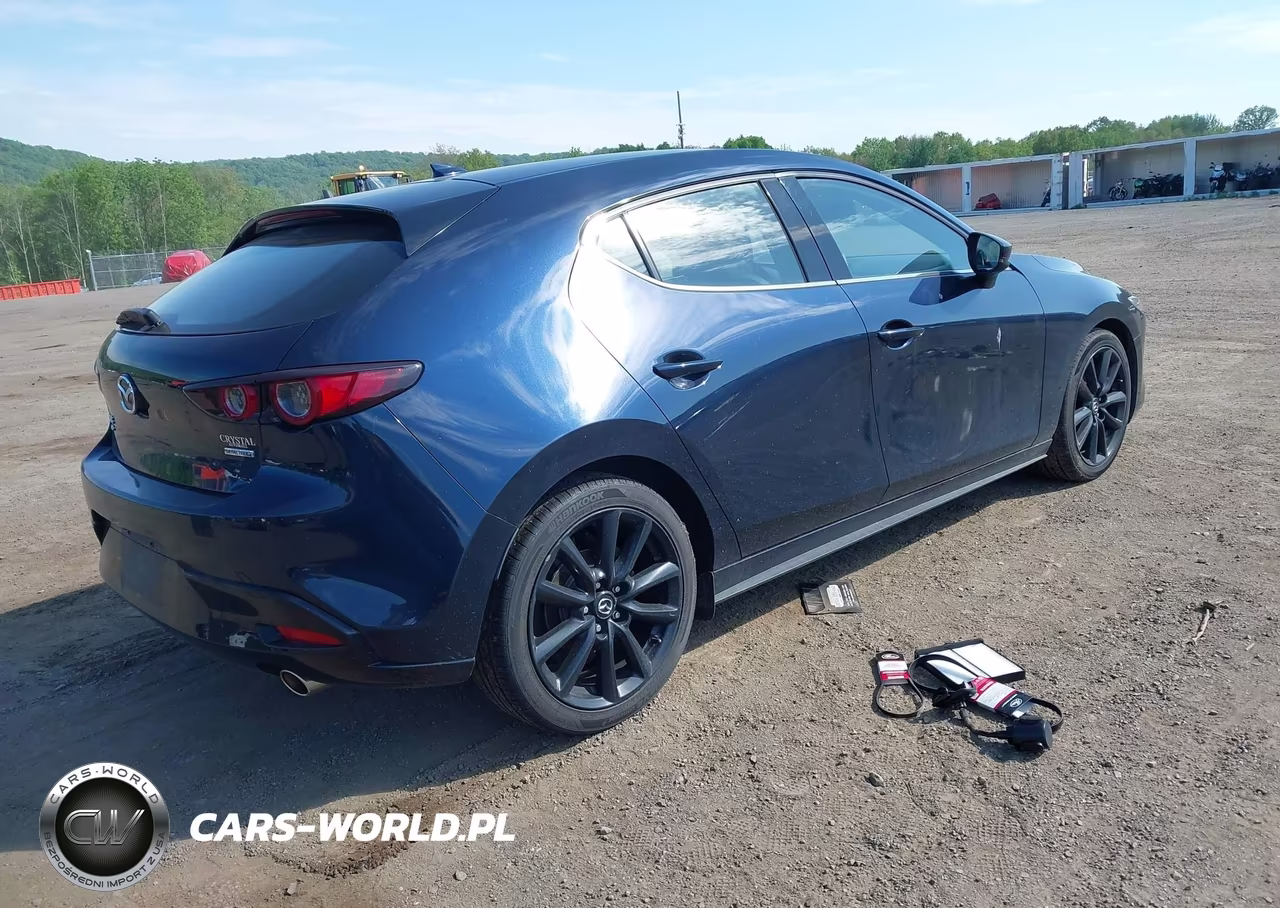 2020 Mazda Mazda3 Premium Package VIN:JM1BPBNM9L1155298 - 4
