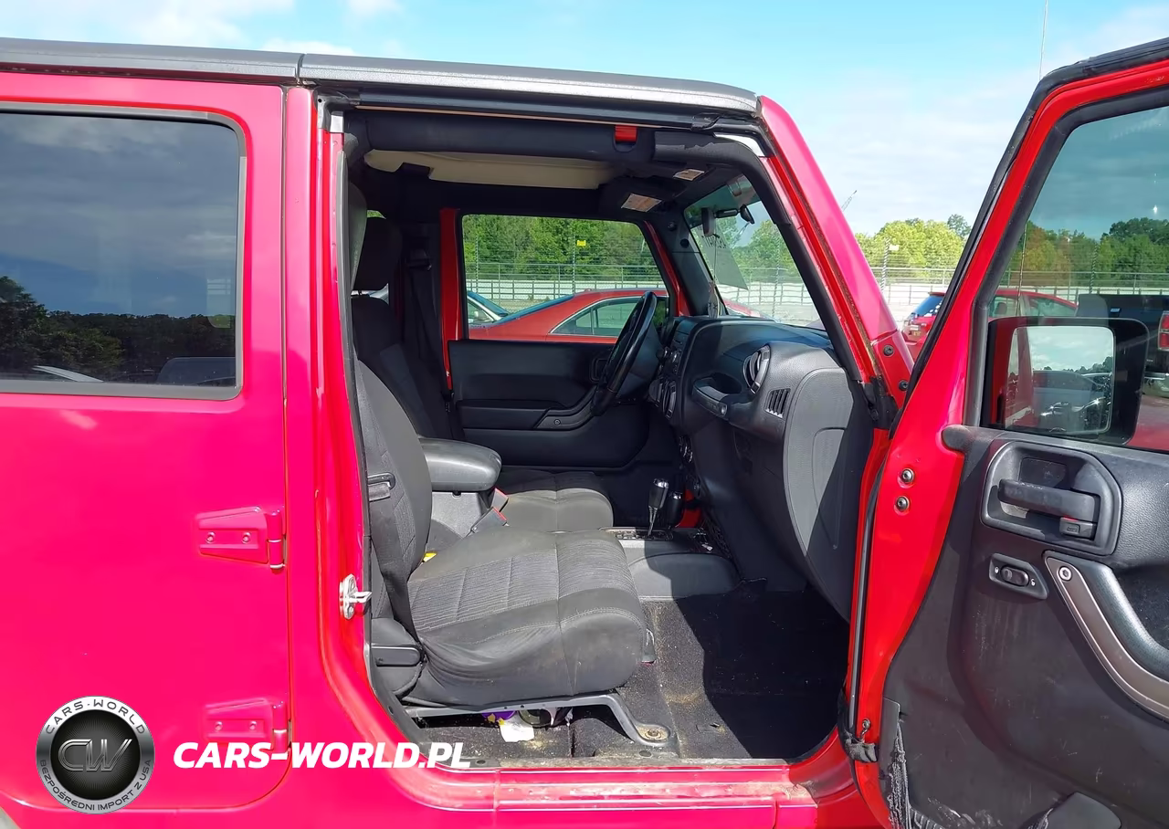 2011 Jeep Wrangler Unlimited Sport VIN:1J4BA3H12BL557461 - 5