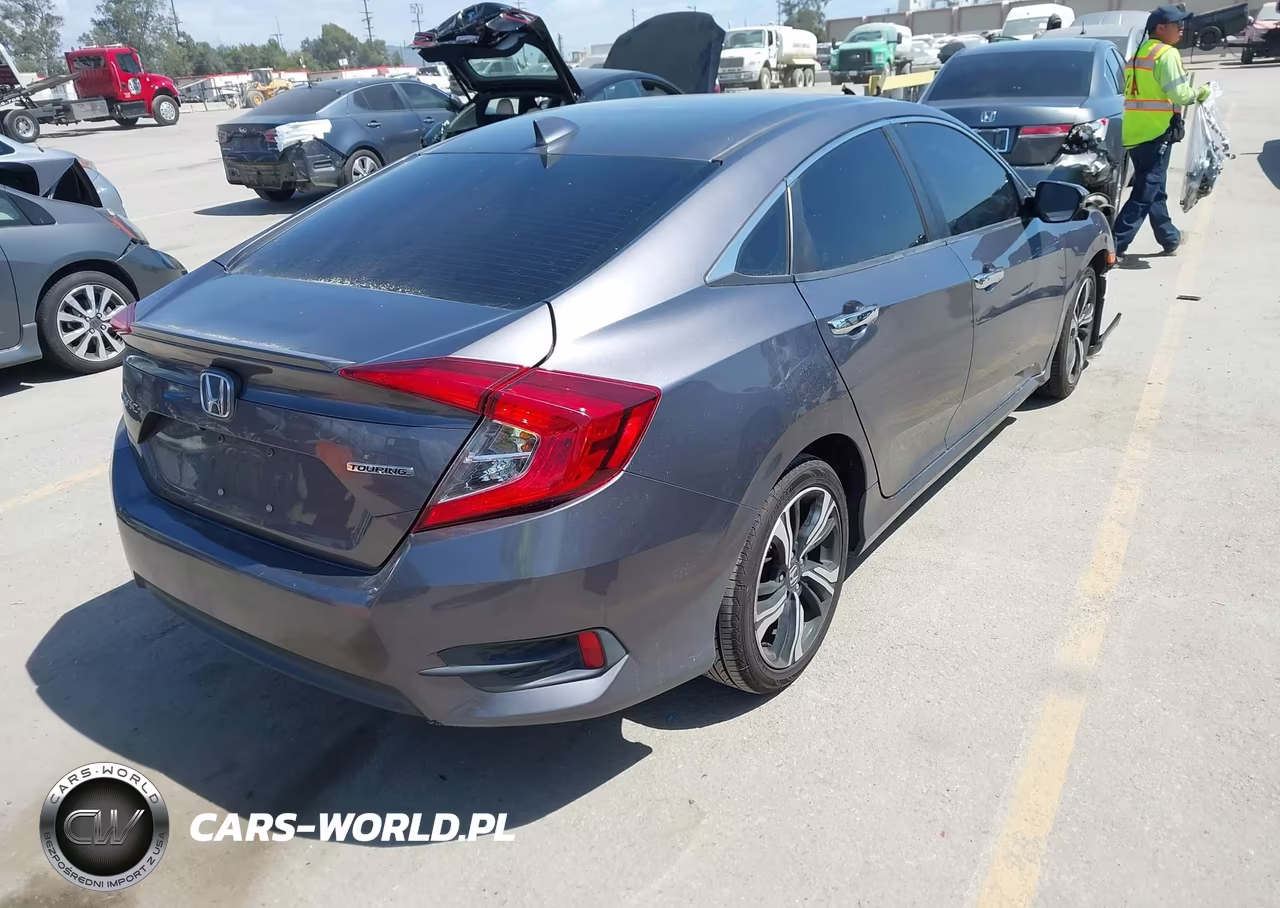 2017 Honda Civic Touring VIN:19XFC1F94HE019277 - 4
