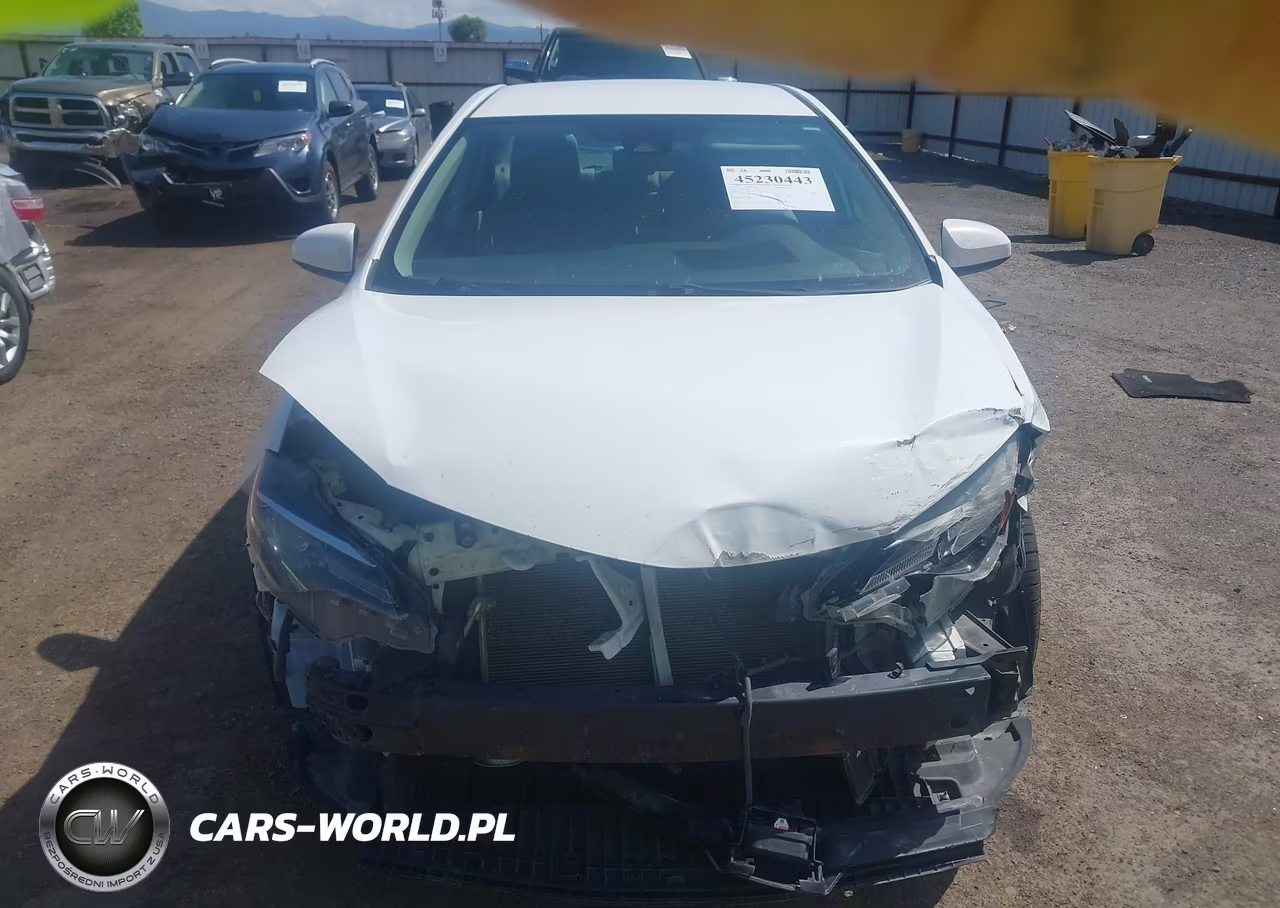 2018 Toyota Corolla Le VIN:2T1BURHE5JC977126 - 12