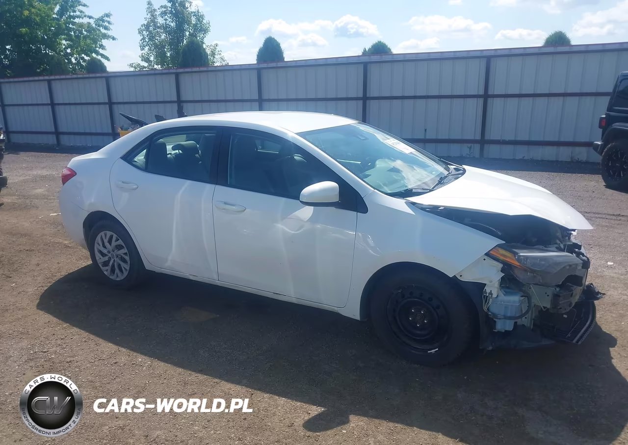 2018 Toyota Corolla Le VIN:2T1BURHE5JC977126 - 13
