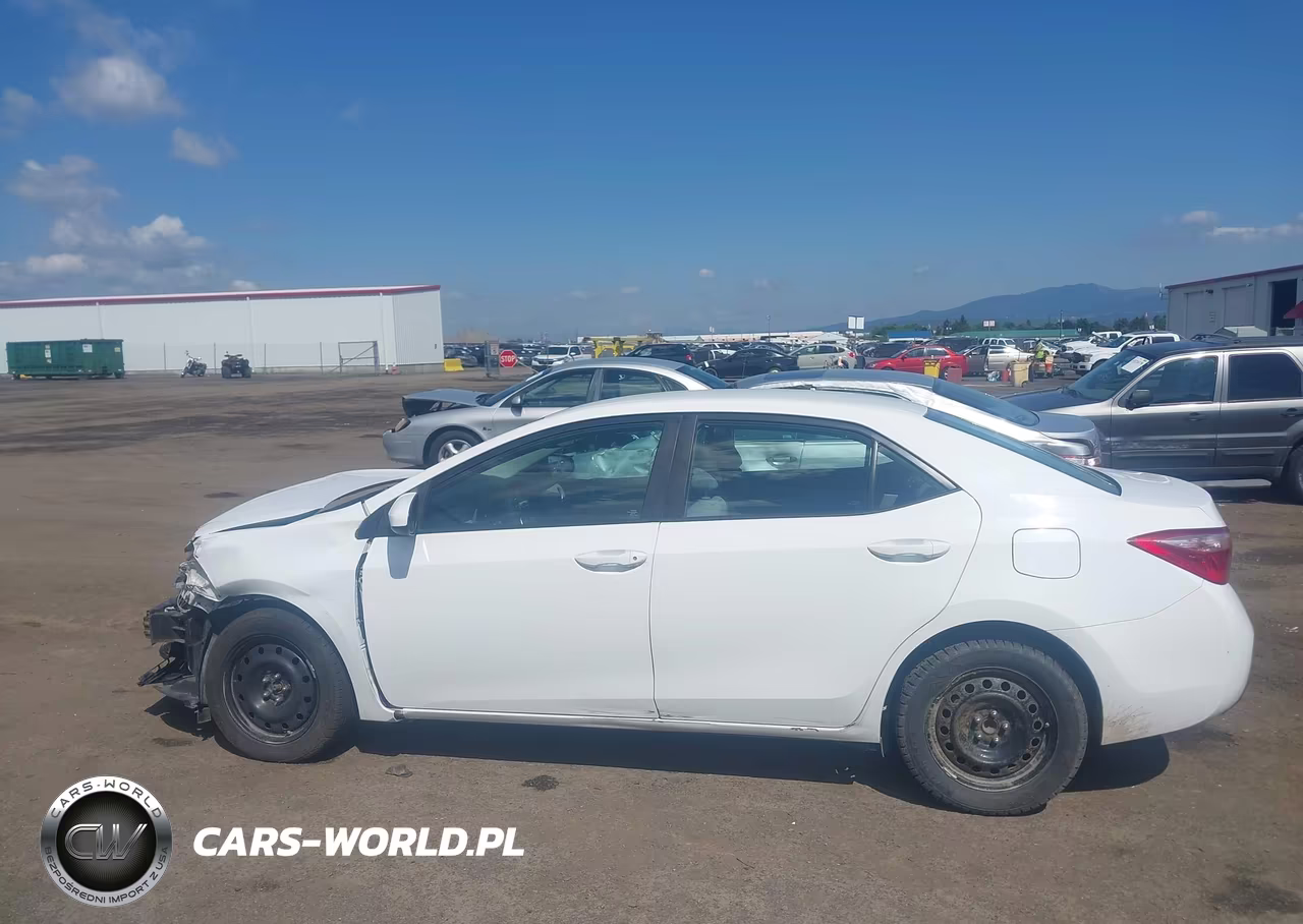 2018 Toyota Corolla Le VIN:2T1BURHE5JC977126 - 14