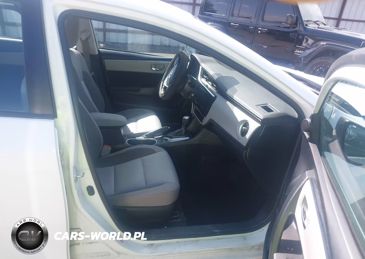 2018 Toyota Corolla Le VIN:2T1BURHE5JC977126 - 5