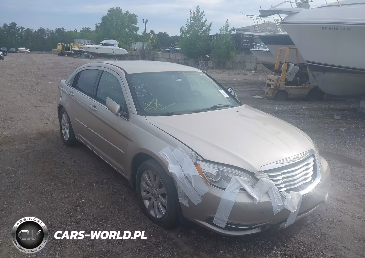 2013 Chrysler 200 Touring – zdjęcie 1 z 14