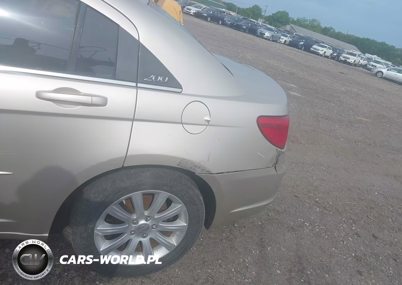 2013 Chrysler 200 Touring VIN:1C3CCBBB6DN639124 - 14