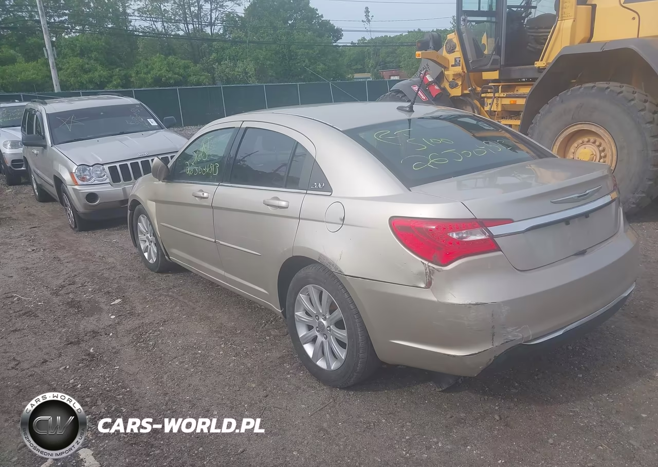 2013 Chrysler 200 Touring VIN:1C3CCBBB6DN639124 - 3