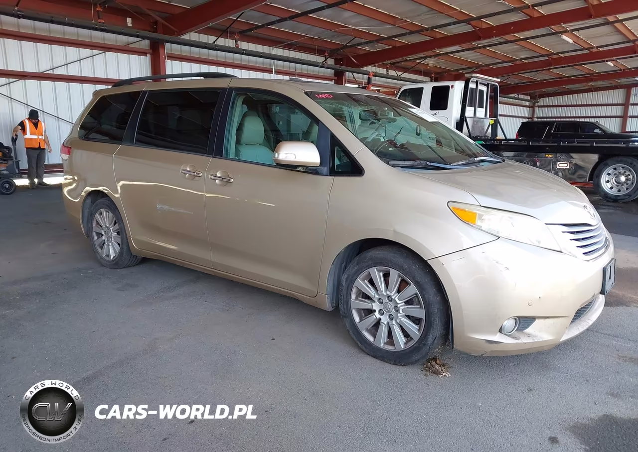 2014 Toyota Sienna Limited V6 7 Passenger