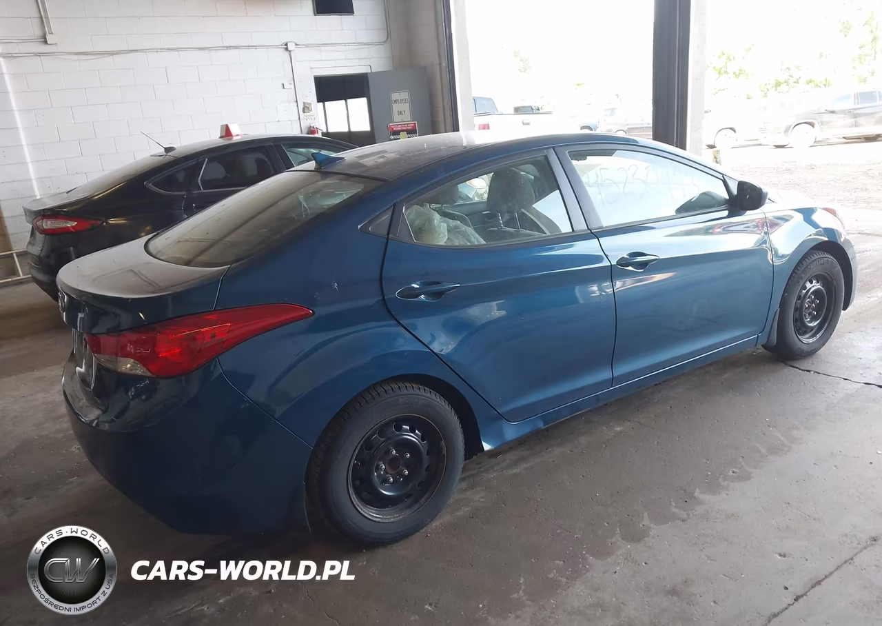 2013 Hyundai Elantra Gls VIN:KMHDH4AE3DU949497 - 4