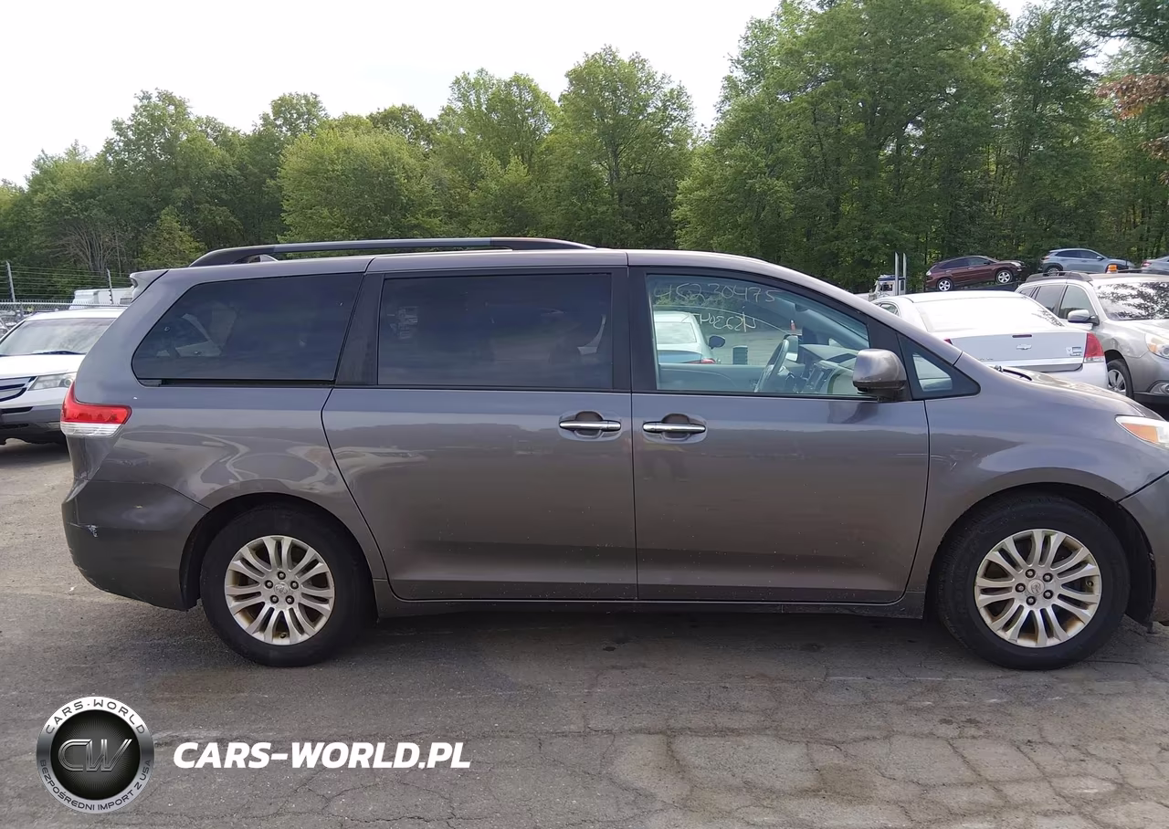 2011 Toyota Sienna Xle V6 VIN:5TDYK3DC2BS033665 - 13