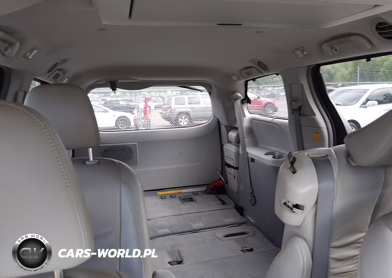 2011 Toyota Sienna Xle V6 VIN:5TDYK3DC2BS033665 - 8
