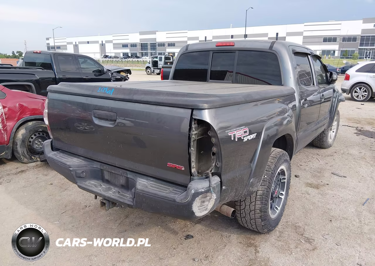 2013 Toyota Tacoma Prerunner V6 VIN:3TMJU4GN6DM141773 - 4
