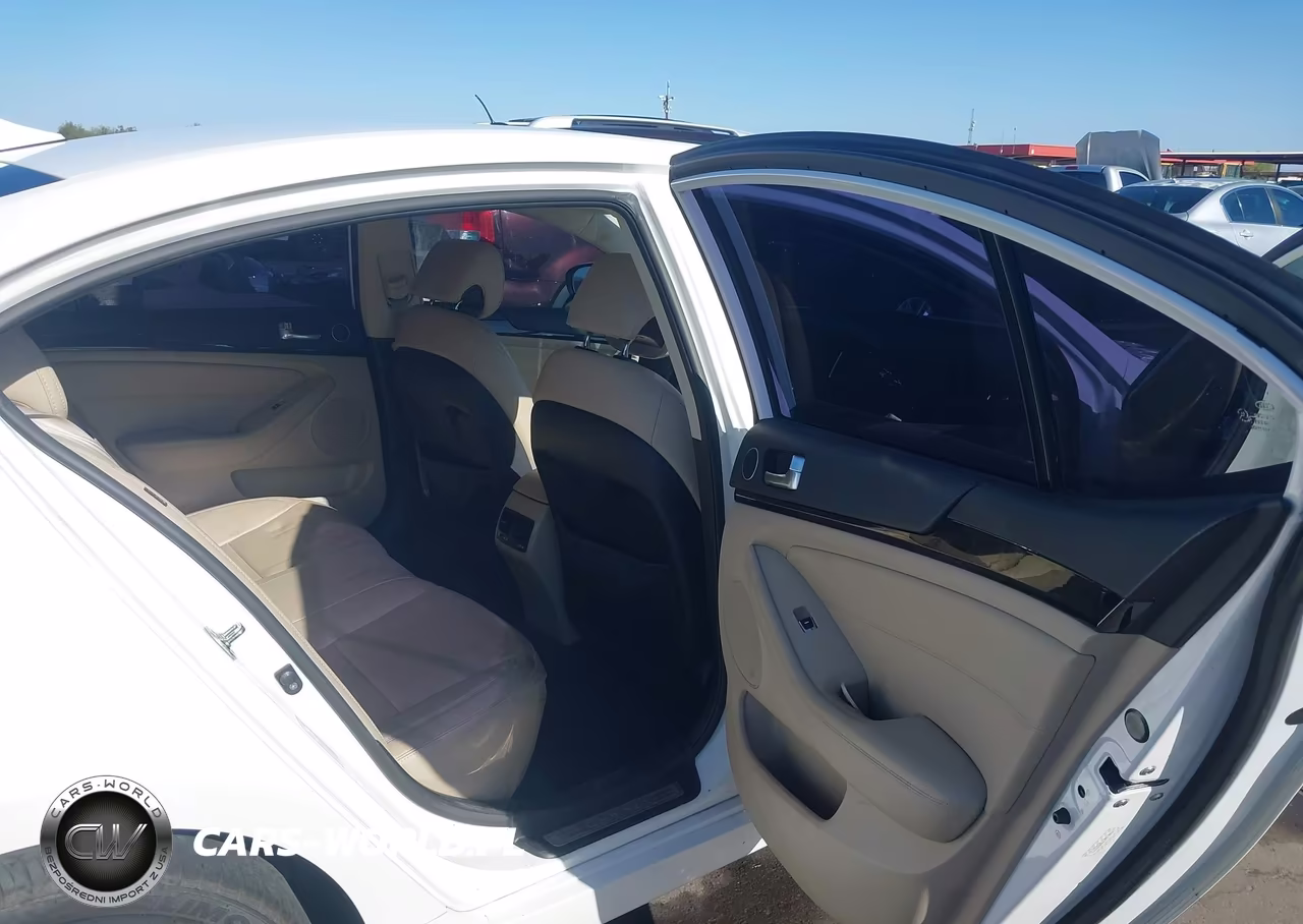 2014 Kia Cadenza Premium VIN:KNALN4D75E5152781 - 8