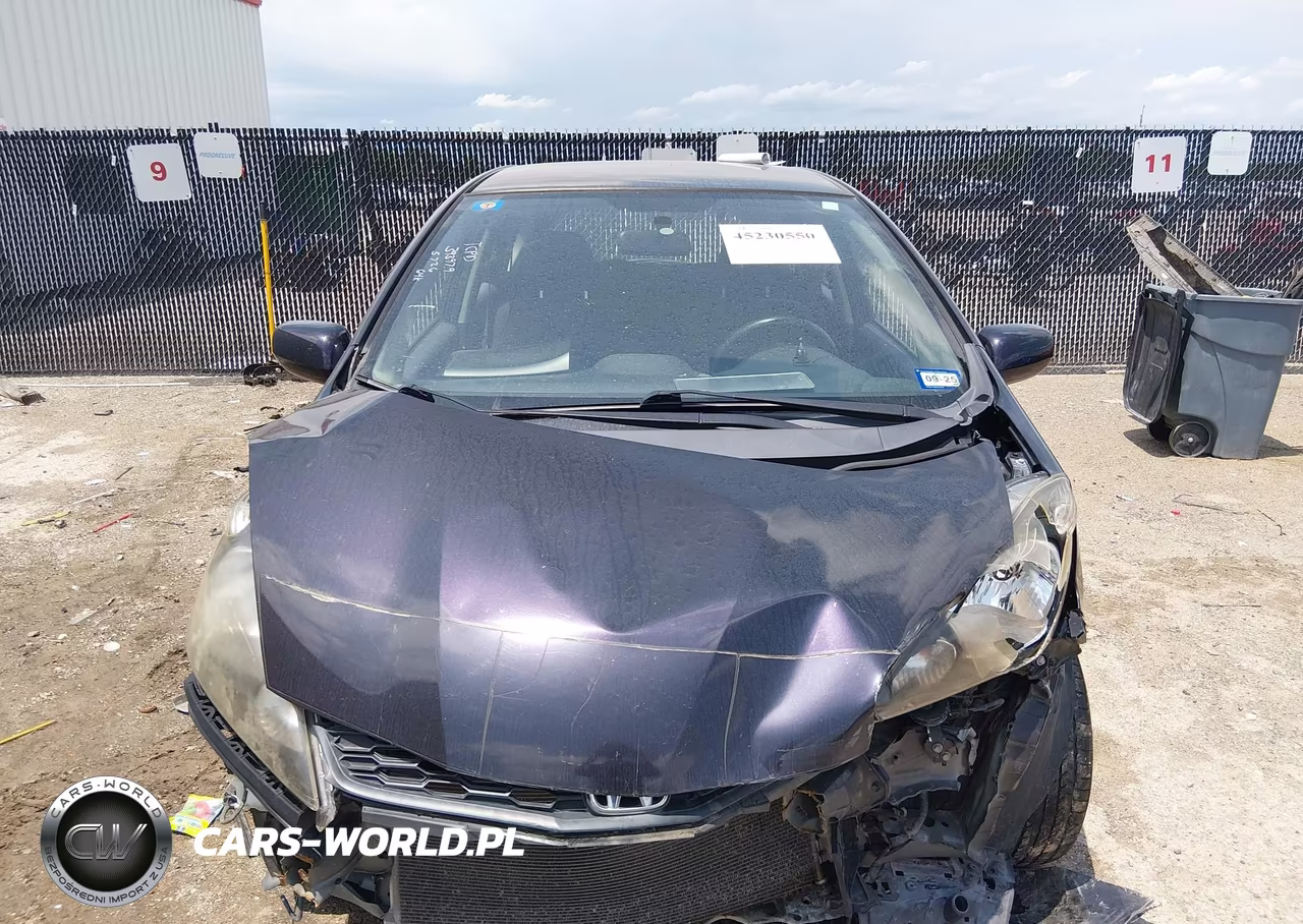 2013 Honda Fit Sport VIN:JHMGE8H65DC064481 - 12