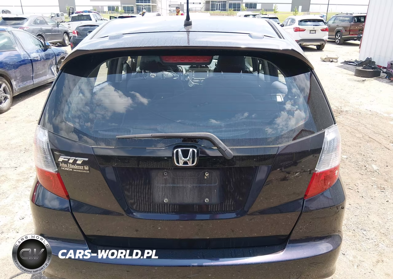 2013 Honda Fit Sport VIN:JHMGE8H65DC064481 - 16