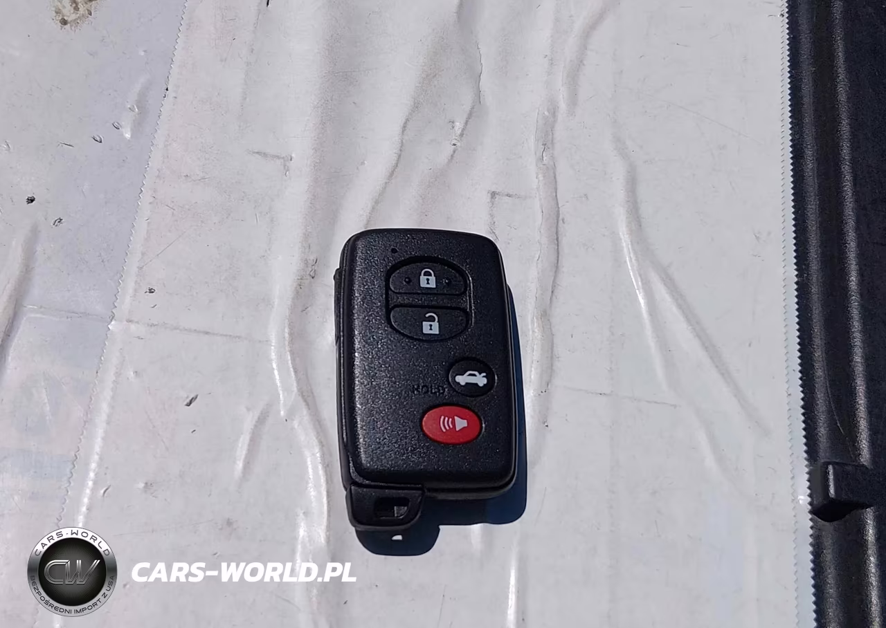 2013 Toyota Prius Two VIN:JTDKN3DU9D5571651 - 11