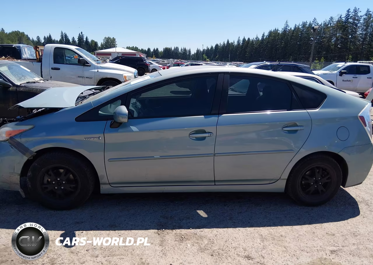 2013 Toyota Prius Two VIN:JTDKN3DU9D5571651 - 14