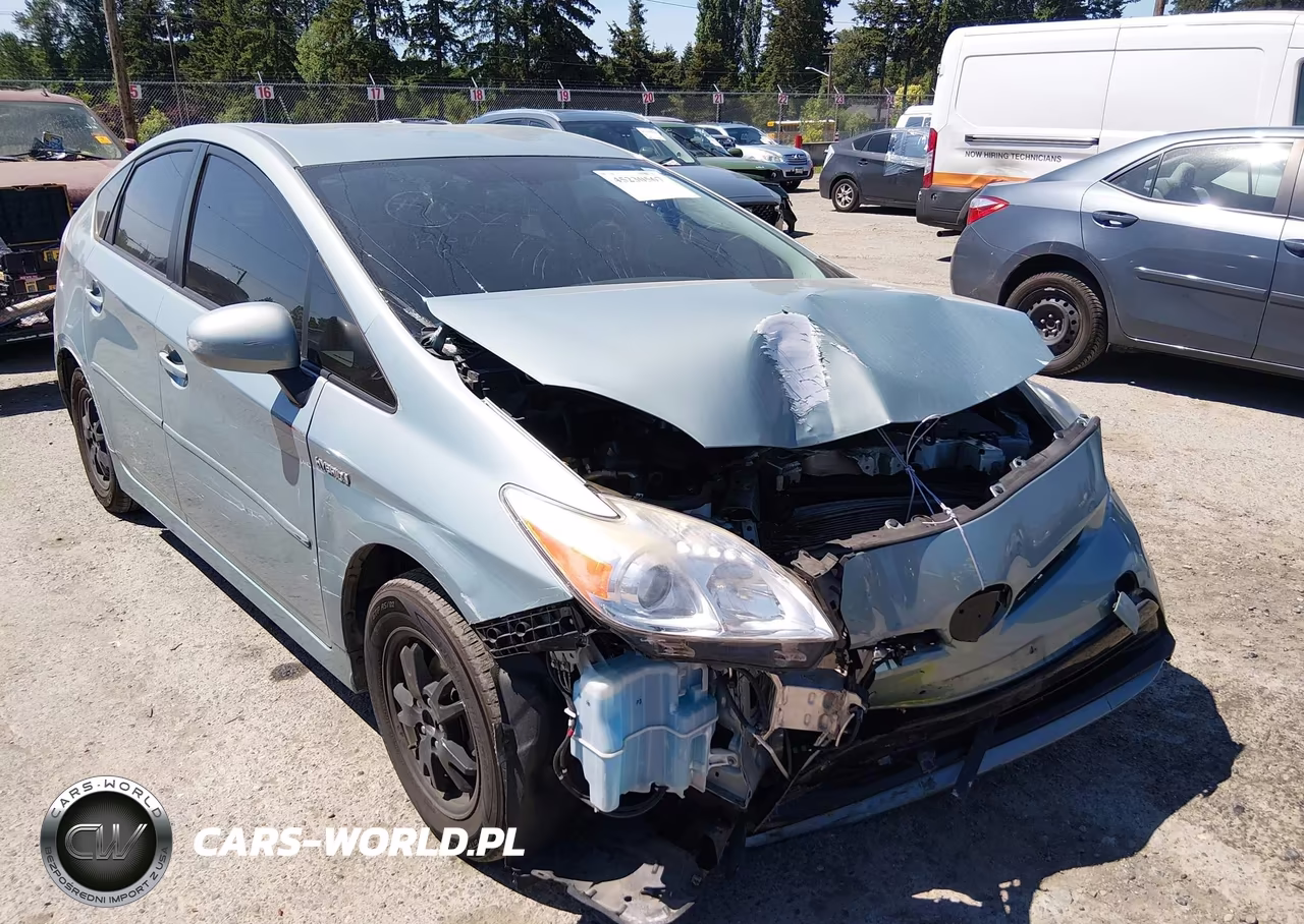 2013 Toyota Prius Two VIN:JTDKN3DU9D5571651 - 6