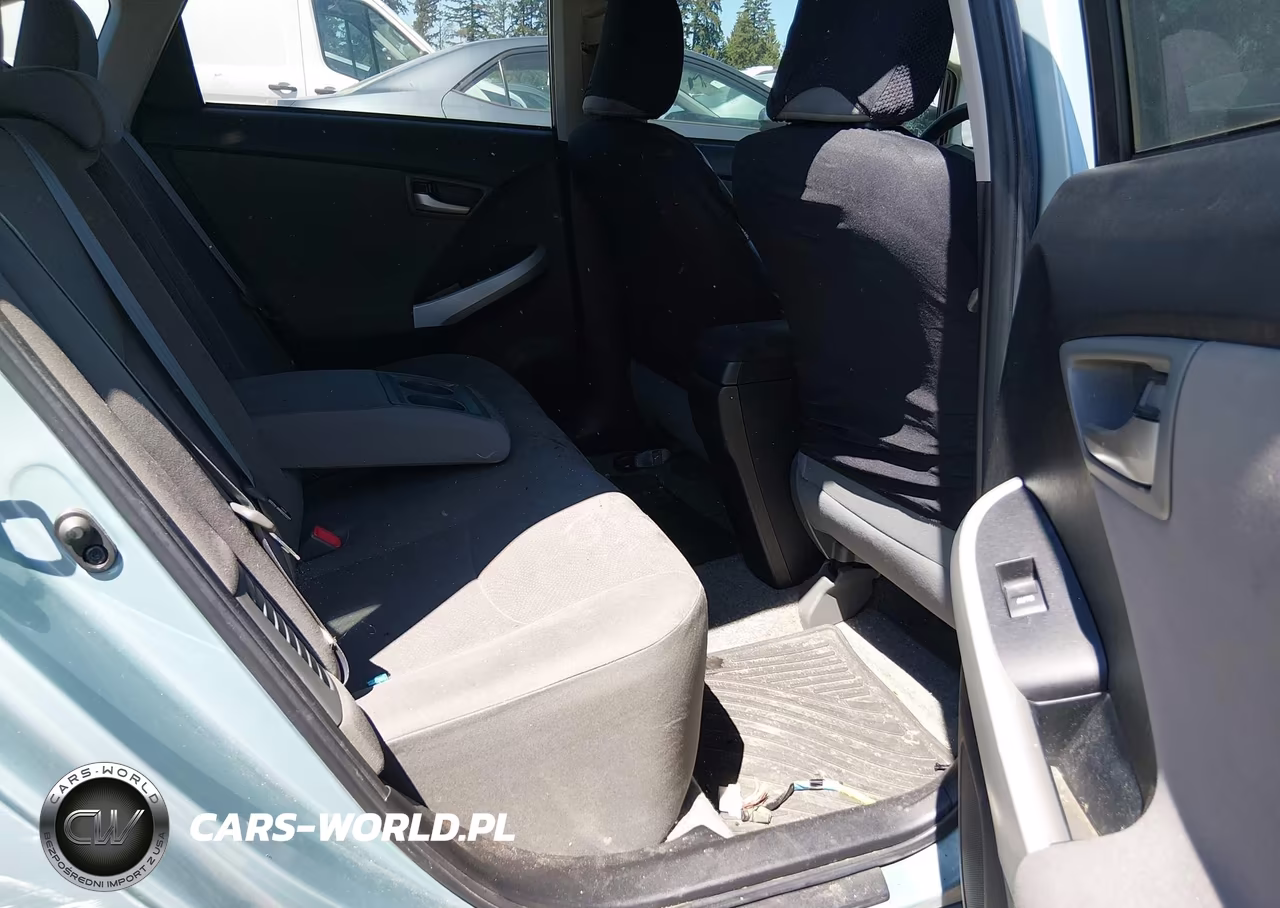 2013 Toyota Prius Two VIN:JTDKN3DU9D5571651 - 8