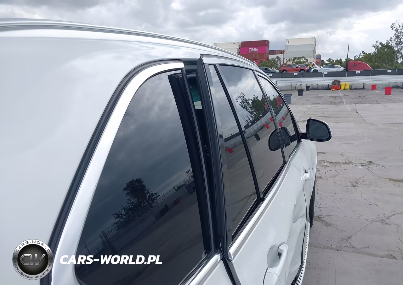 2018 BMW X5 xDrive35I VIN:5UXKR0C55J0X99070 - 17