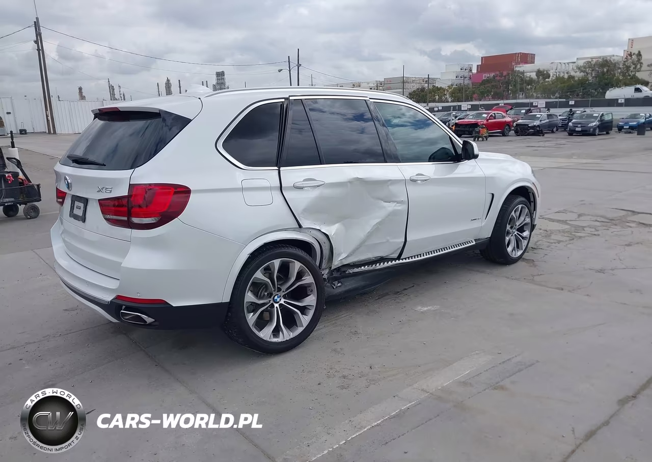 2018 BMW X5 xDrive35I VIN:5UXKR0C55J0X99070 - 4