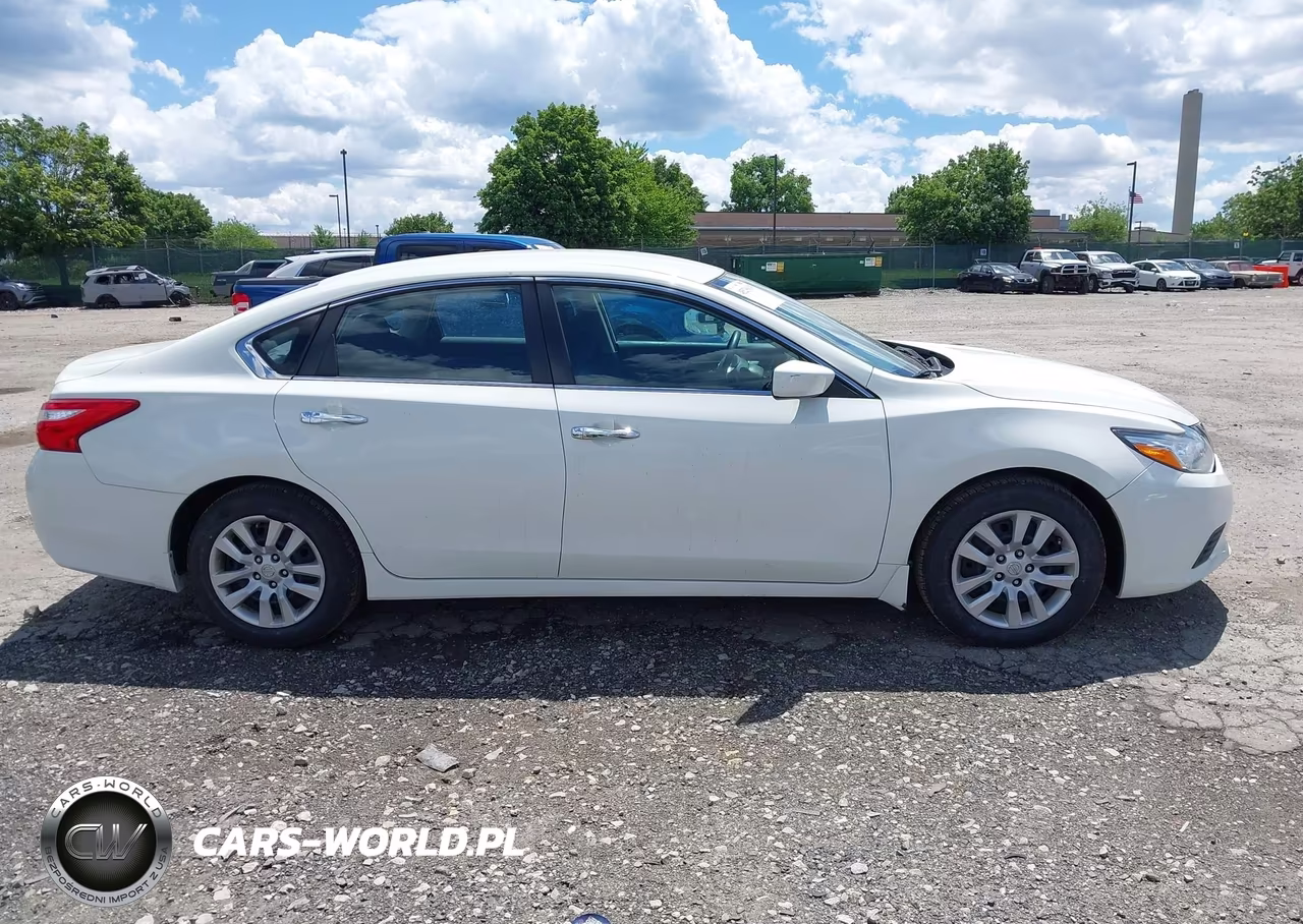 2017 Nissan Altima 2.5 S VIN:1N4AL3AP0HC490660 - 13