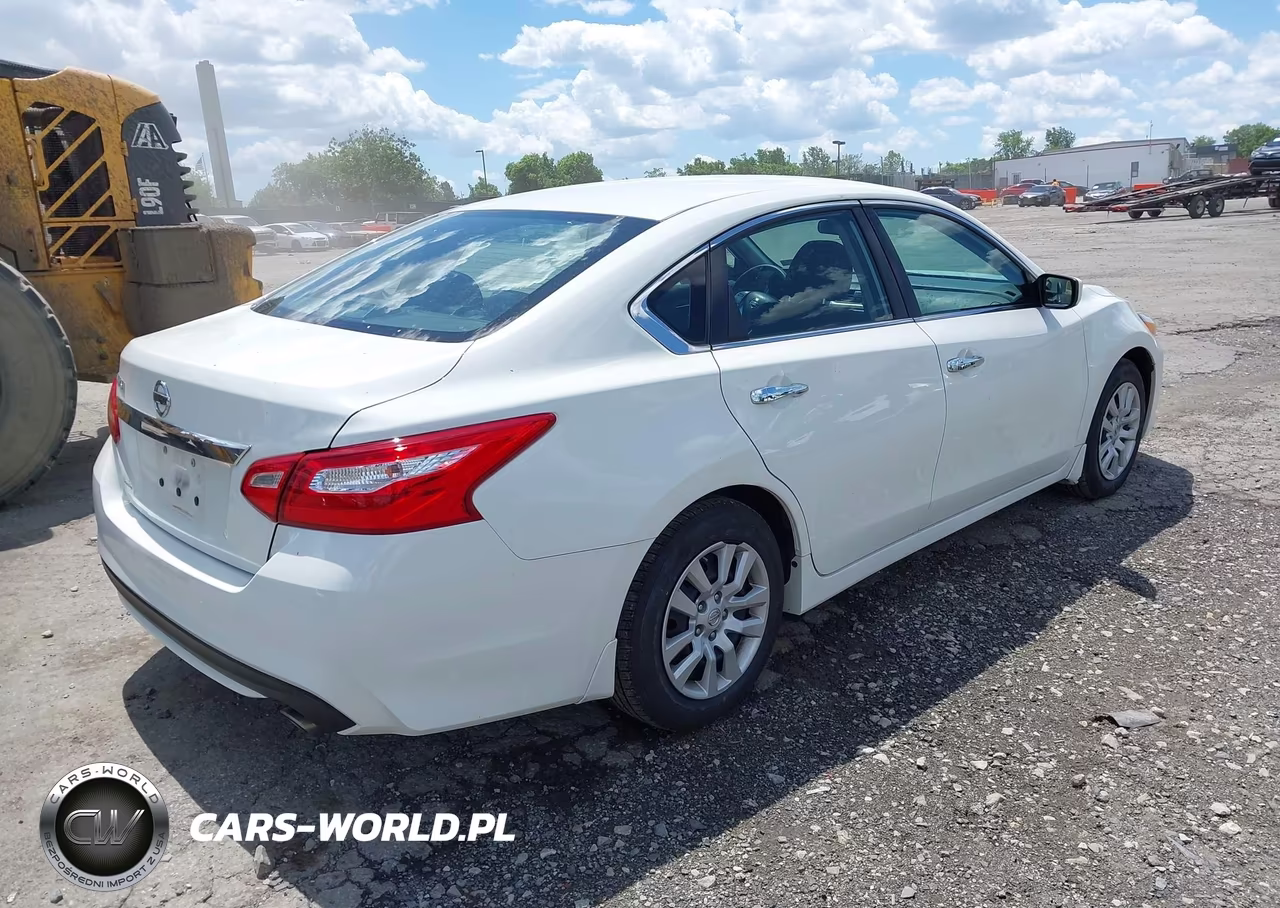 2017 Nissan Altima 2.5 S VIN:1N4AL3AP0HC490660 - 4