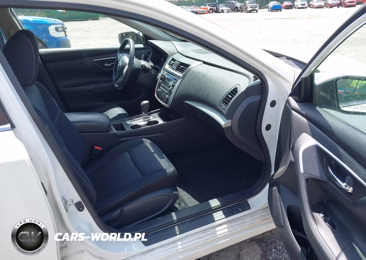 2017 Nissan Altima 2.5 S VIN:1N4AL3AP0HC490660 - 5