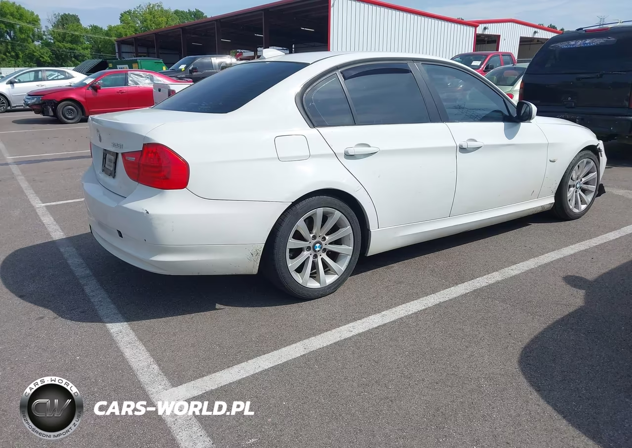 2011 BMW 328I VIN:WBAPH7C58BE682507 - 4