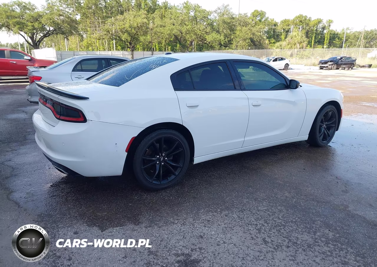 2018 Dodge Charger Sxt Rwd VIN:2C3CDXBG4JH207075 - 4