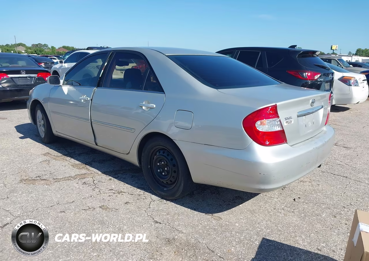 2003 Toyota Camry Xle VIN:4T1BE32K23U757713 - 3