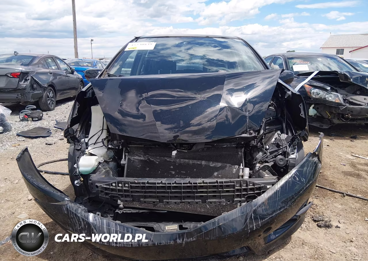 2013 Honda Fit Sport VIN:JHMGE8H5XDC066072 - 12